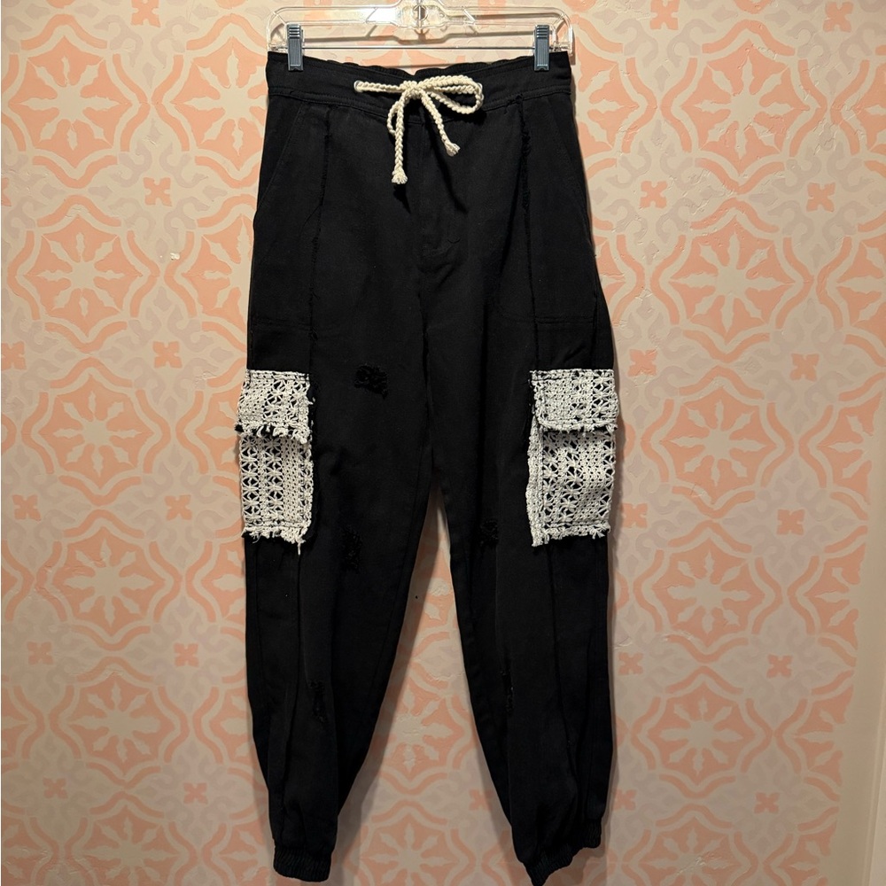 POL Black Jogger Jeans with Cream Crochet Pockets- Brand New- Size Small